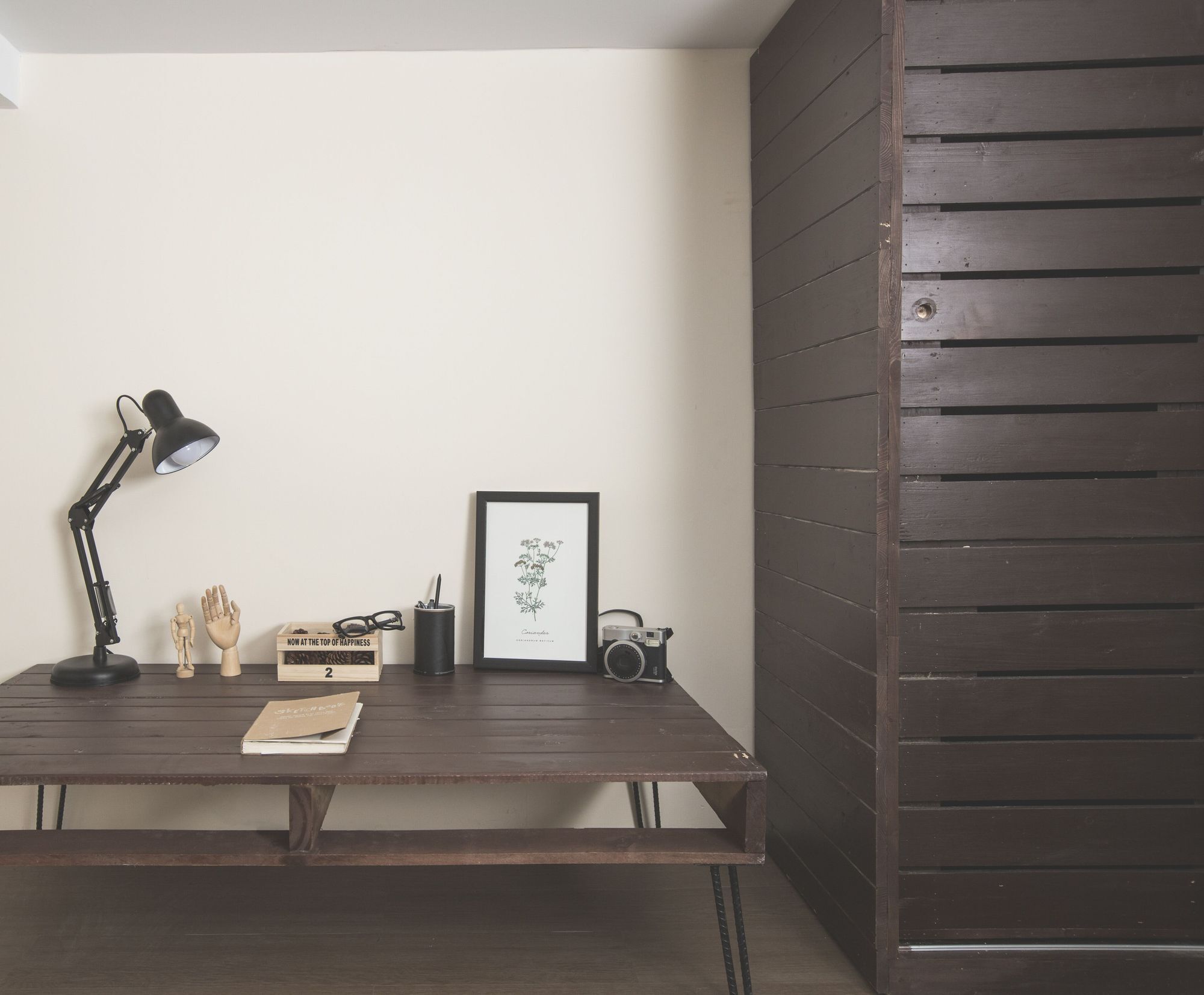 The Homee Cozy Modern *